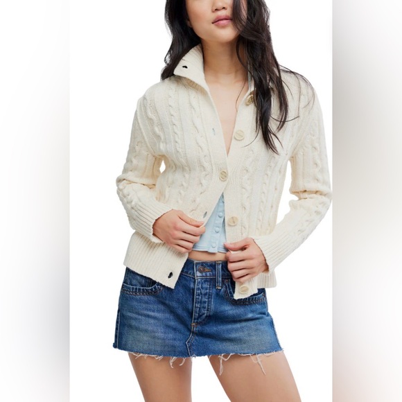 Cable Collar Cardi NWOT ivory - Picture 3 of 6